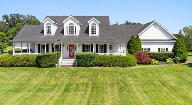 Property at 10657 Fox Plantation Ln, Bealeton, VA 22712, 4 beds, 4.5 baths