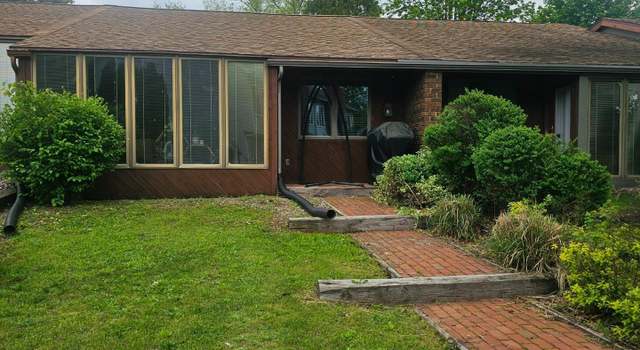 Photo of 306 Stonegate Cir N, Chambersburg, PA 17201