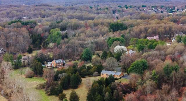 Photo of 10100 Winding Brook Ln, Vienna, VA 22182