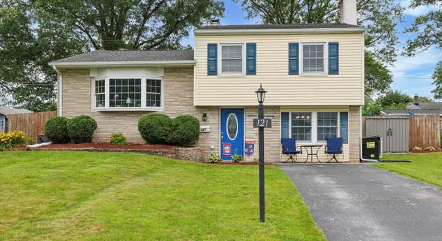 Photo of 121 Briarwood Dr, Douglassville, PA 19518