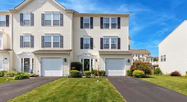 Photo of 27 Bayberry Ln, Pottstown, PA 19465