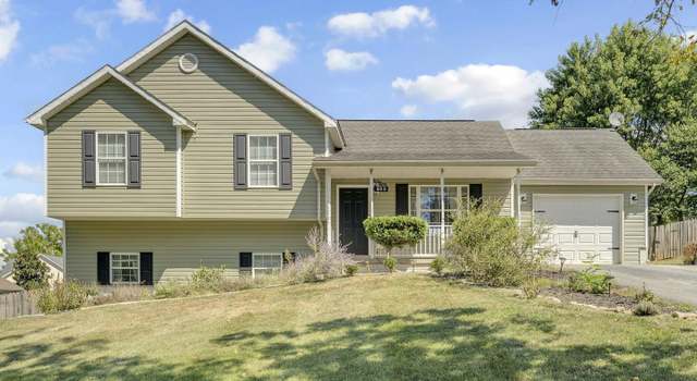 Photo of 555 Oak Lee Dr, Ranson, WV 25438