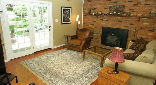 Photo of 10 Brighton Ter, Gaithersburg, MD 20877