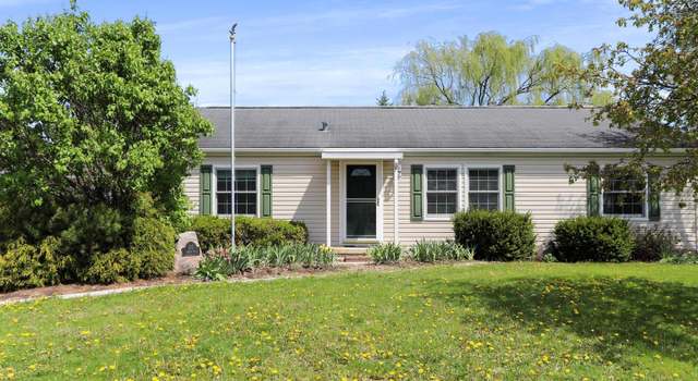 Photo of 115 Camelot Dr, Chambersburg, PA 17202