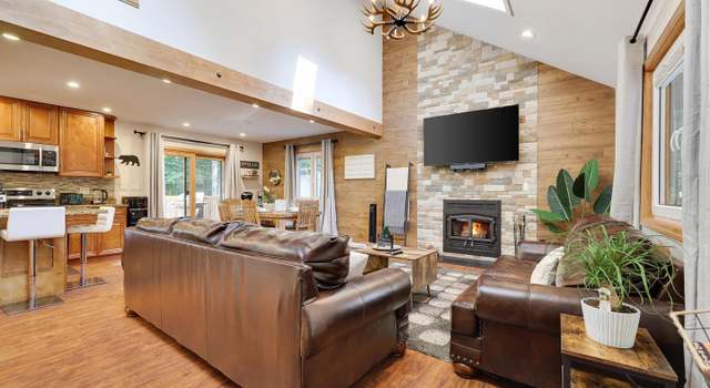 Photo of 885 Country Place Dr, Tobyhanna, PA 18466