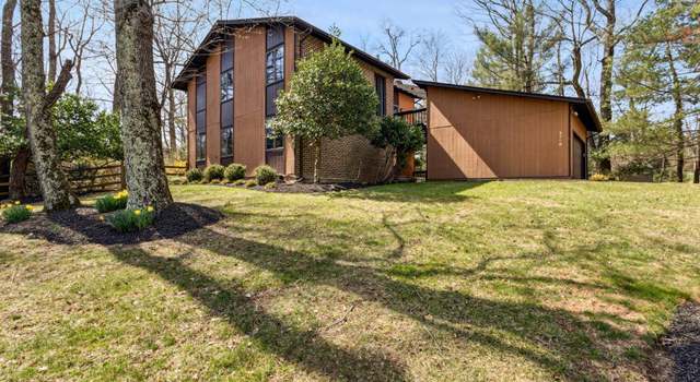 Photo of 2700 Berryland Dr, Oakton, VA 22124