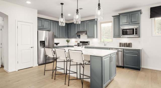 Photo of 21720 Hawksbill High Cir, Sterling, VA 20164