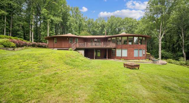 Photo of 9894 Sunnybrook Dr, Great Falls, VA 22066