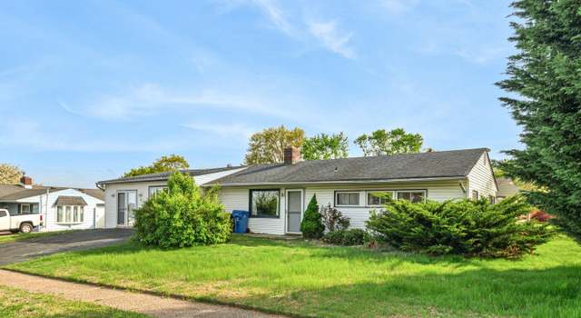 Photo of 97 Black Pine Ln, Levittown, PA 19054