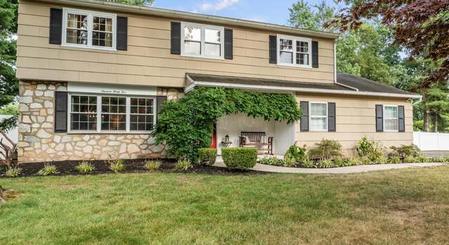 Photo of 1935 Deerfield Dr, Lansdale, PA 19446
