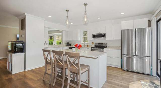 Photo of 9001 Golden Sunset Ln, Springfield, VA 22153