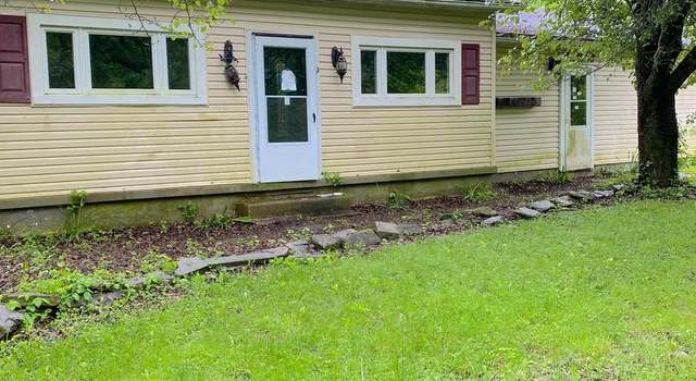 Photo of 9 Lake Shore Dr, Mohnton, PA 19540
