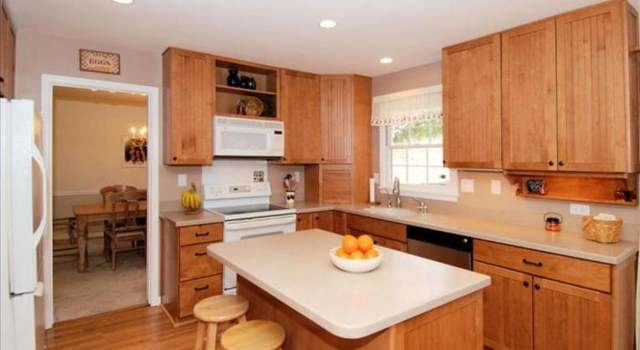 Photo of 9941 Dellcastle Rd, Gaithersburg, MD 20886