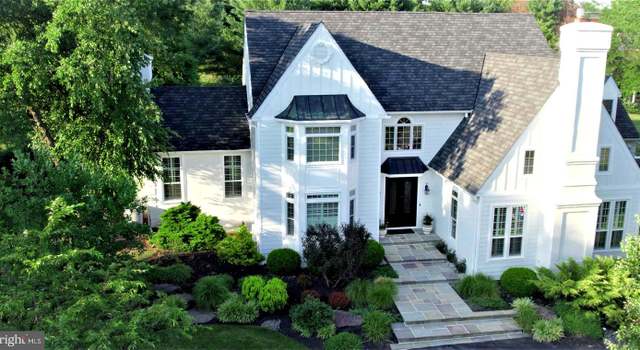 Photo of 9 Weatherfield Dr, Newtown, PA 18940