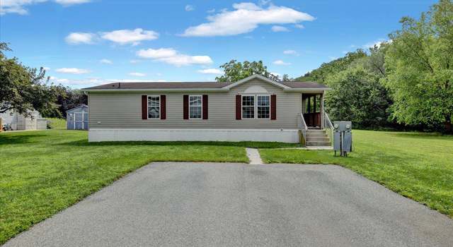 Photo of 51 Heather Ln, Mohrsville, PA 19541