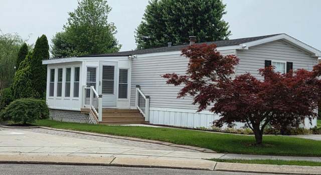 Photo of 69 Hampshire Dr, New Oxford, PA 17350