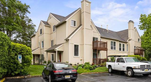 Photo of 135 Woodlake Dr, Marlton, NJ 08053