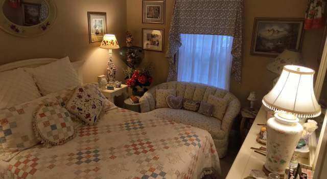 Photo of 304 Century Oak Dr, Oxford, PA 19363