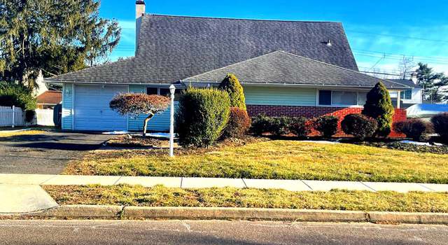 Photo of 28 Hunt Rd, Levittown, PA 19056