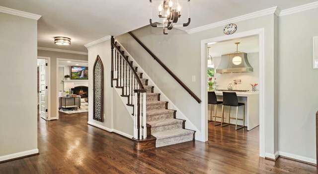 Photo of 8021 Horseshoe Ln, Potomac, MD 20854