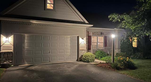 Photo of 99 Copper Beech Ln, Womelsdorf, PA 19567