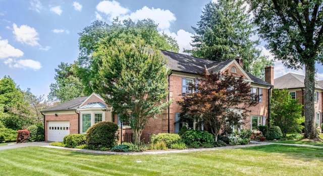 Photo of 9921 Kentsdale Dr, Potomac, MD 20854