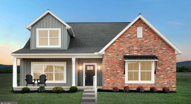 Photo of 18 Grand Summit Dr, Annville, PA 17003