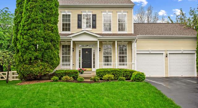 Photo of 17301 Cedar Bluff Ct, Round Hill, VA 20141