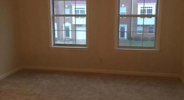 Photo of 404 Dundee Pl, Fredericksburg, VA 22405