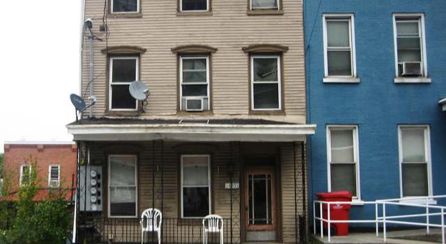 Photo of 420 S Centre St S, Pottsville, PA 17901
