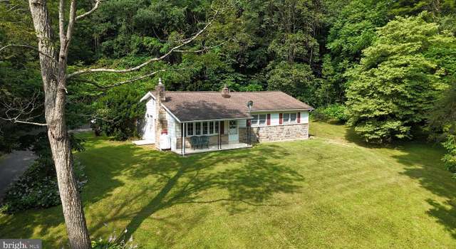 Photo of 25 Leanin Oak Dr, Reedsville, PA 17084