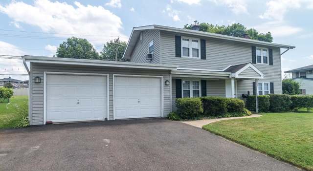Photo of 160 Twin Oak Dr, Levittown, PA 19056