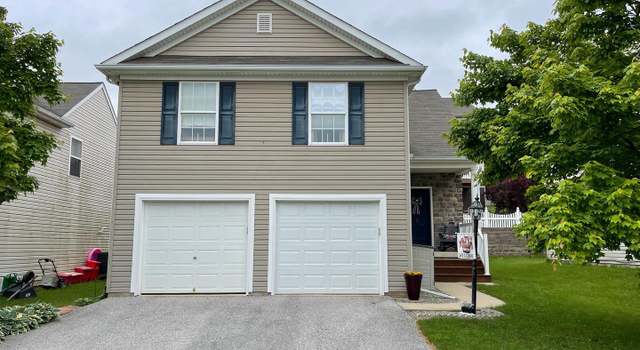 Photo of 12 Barberry Ct, Manchester, PA 17345