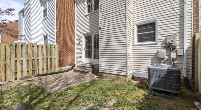 Photo of 941 Sherwood Ct, Sterling, VA 20164