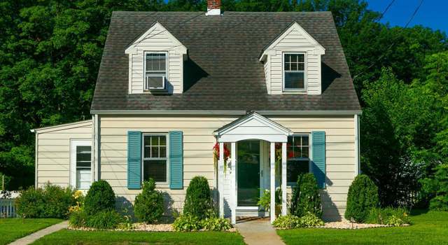Photo of 172 Martinsburg Rd, Berkeley Springs, WV 25411