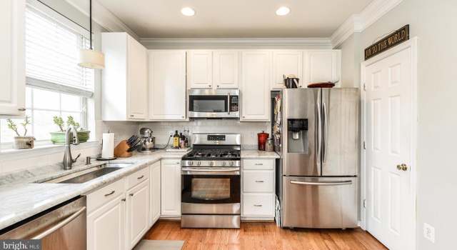 Photo of 430 Pearlbush Sq NE, Leesburg, VA 20176