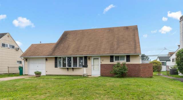 Photo of 17 Middle Rd, Levittown, PA 19056