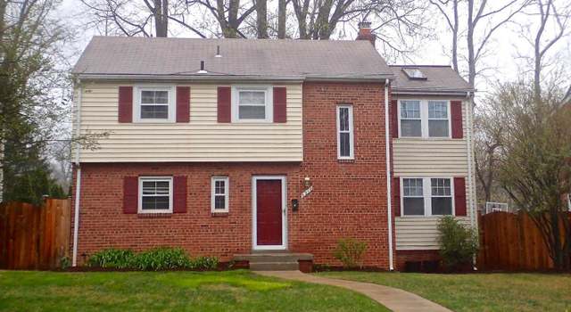 Photo of 9510 Ewing Dr, Bethesda, MD 20817