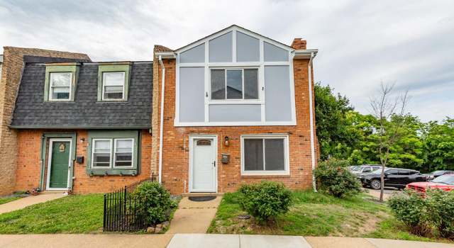 Photo of 231 Ivanhoe Ct, Fredericksburg, VA 22401