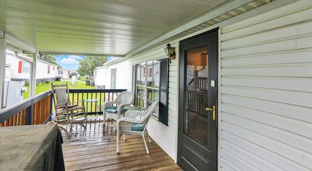 Photo of 104 Silver Wind Ct S, Lancaster, PA 17603