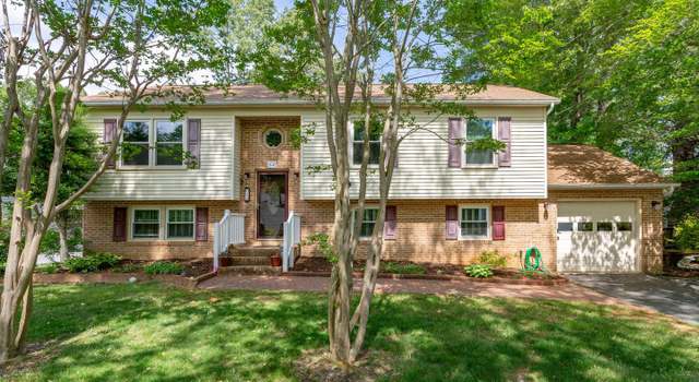 Photo of 64 Briarwood Dr, Fredericksburg, VA 22405
