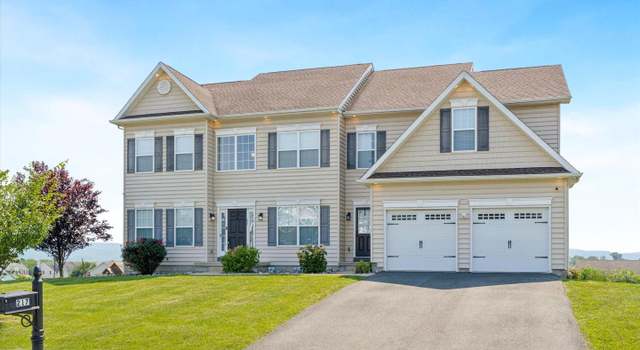 Photo of 217 Woodbrook Dr, Douglassville, PA 19518