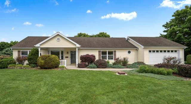 Photo of 13 Lenape Ct, Pine Grove, PA 17963