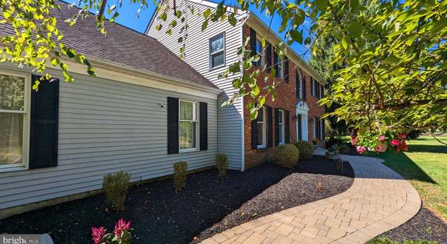 Photo of 142 Glenwood Dr, Washington Crossing, PA 18977