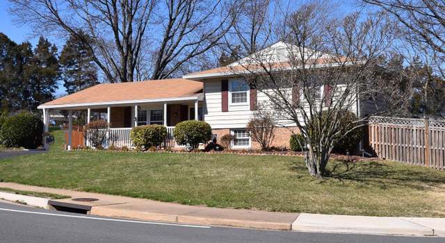 Photo of 124 Church Rd W, Sterling, VA 20164