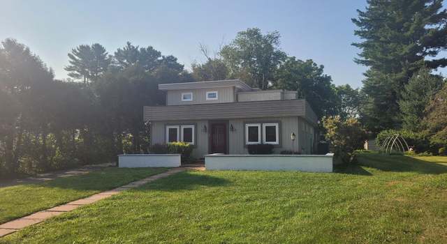 Photo of 911 Nixon Dr, Mechanicsburg, PA 17055