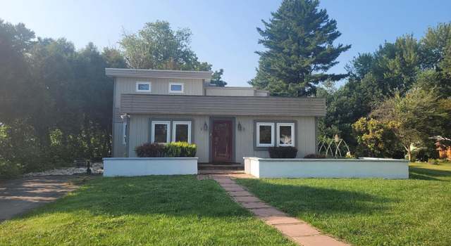 Photo of 911 Nixon Dr, Mechanicsburg, PA 17055