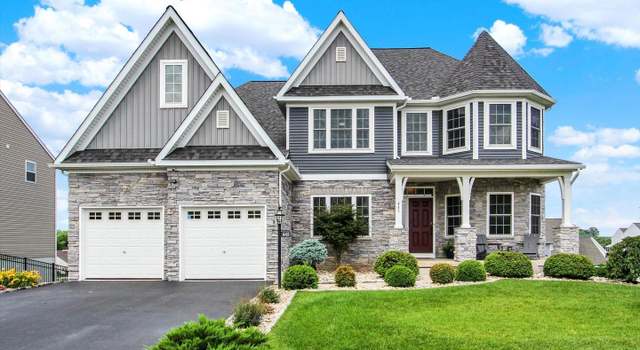 Photo of 445 Hollyhock Dr, Manchester, PA 17345