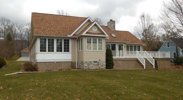 Photo of 6856 Fairway Dr E, Fayetteville, PA 17222