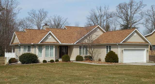 Photo of 6856 Fairway Dr E, Fayetteville, PA 17222